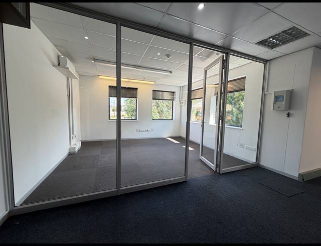 260M² OFFICE TO LET IN BEDFORDVIEW